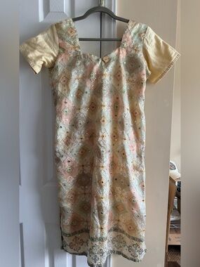 Pastel Floral Embroidered Short-Sleeve Kurtas